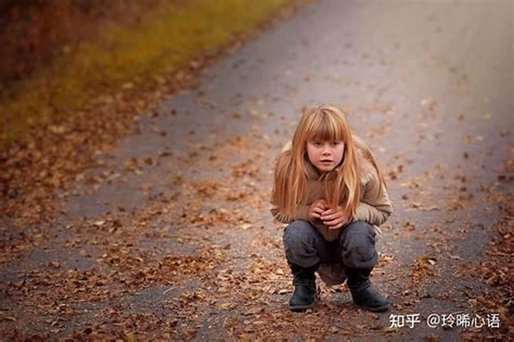 梦见死去老人做饭吃