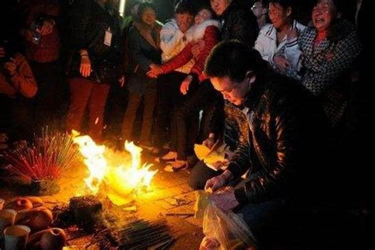 七月十五在外地怎样祭奠