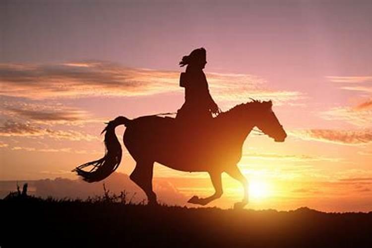梦见自己骑着一匹马在奔跑