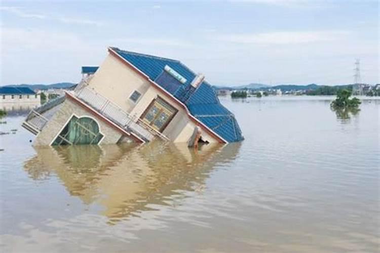 梦到大江涨水了