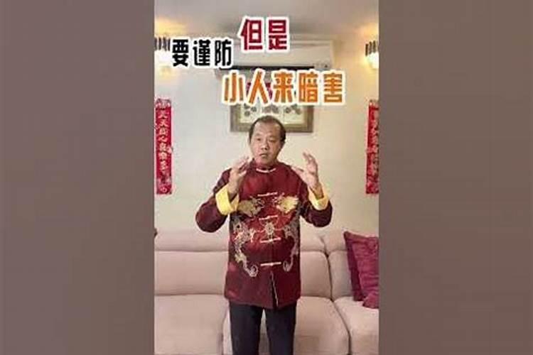 梦见好多人带白色孝布是什么意思周公解梦