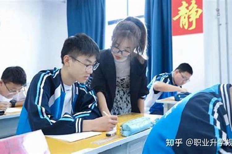 做梦梦到儿子考大学没考上