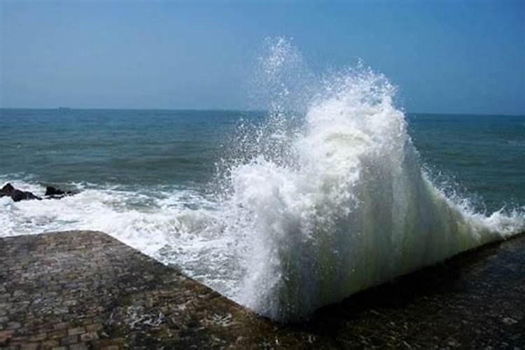 梦到海水大涨潮