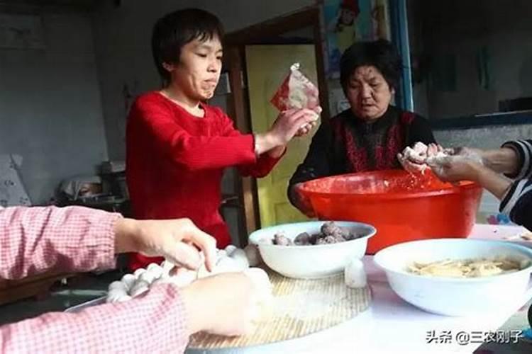 梦见跟爸爸吃饭但没在一起吃饭啥意思呀