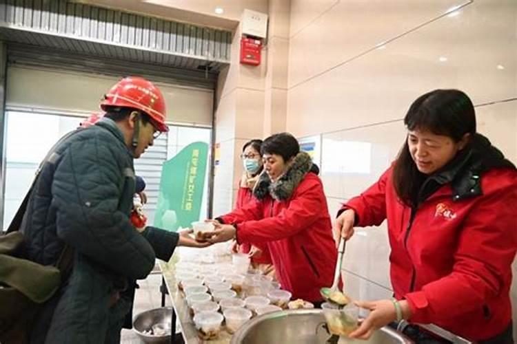 梦见回家路上有人跟着我跑了