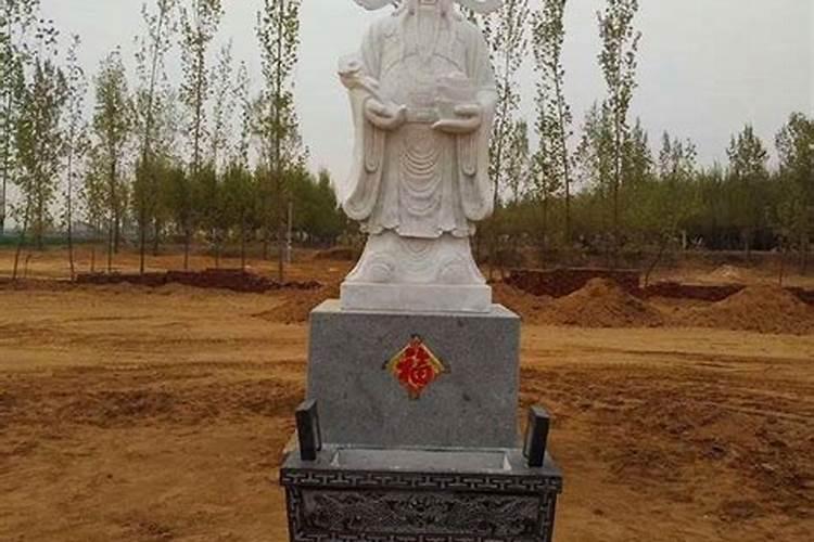 梦到马路上别人出车祸死人什么意思