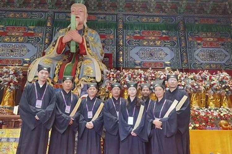 鸡年五行缺土取名女孩