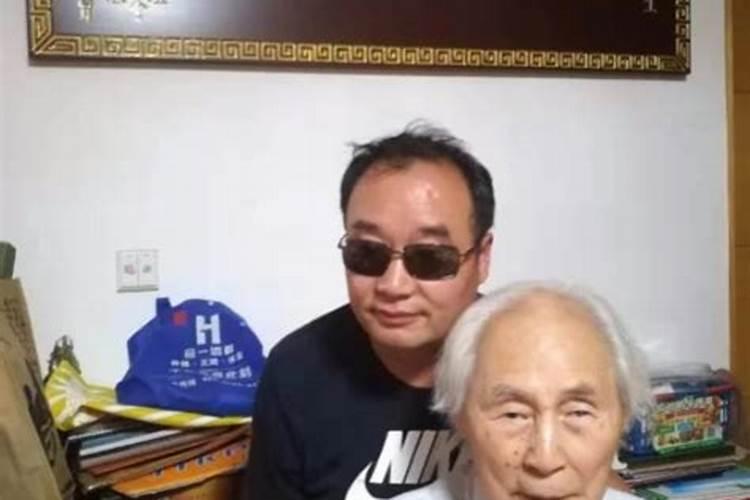 梦到别人送了金镯子给自己什么意思